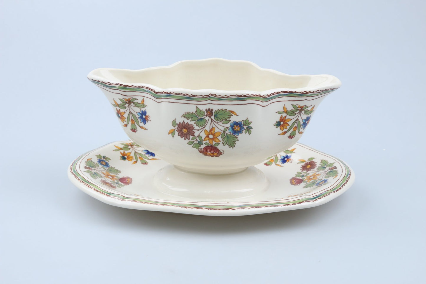 Sauciere mit Teller einteilig