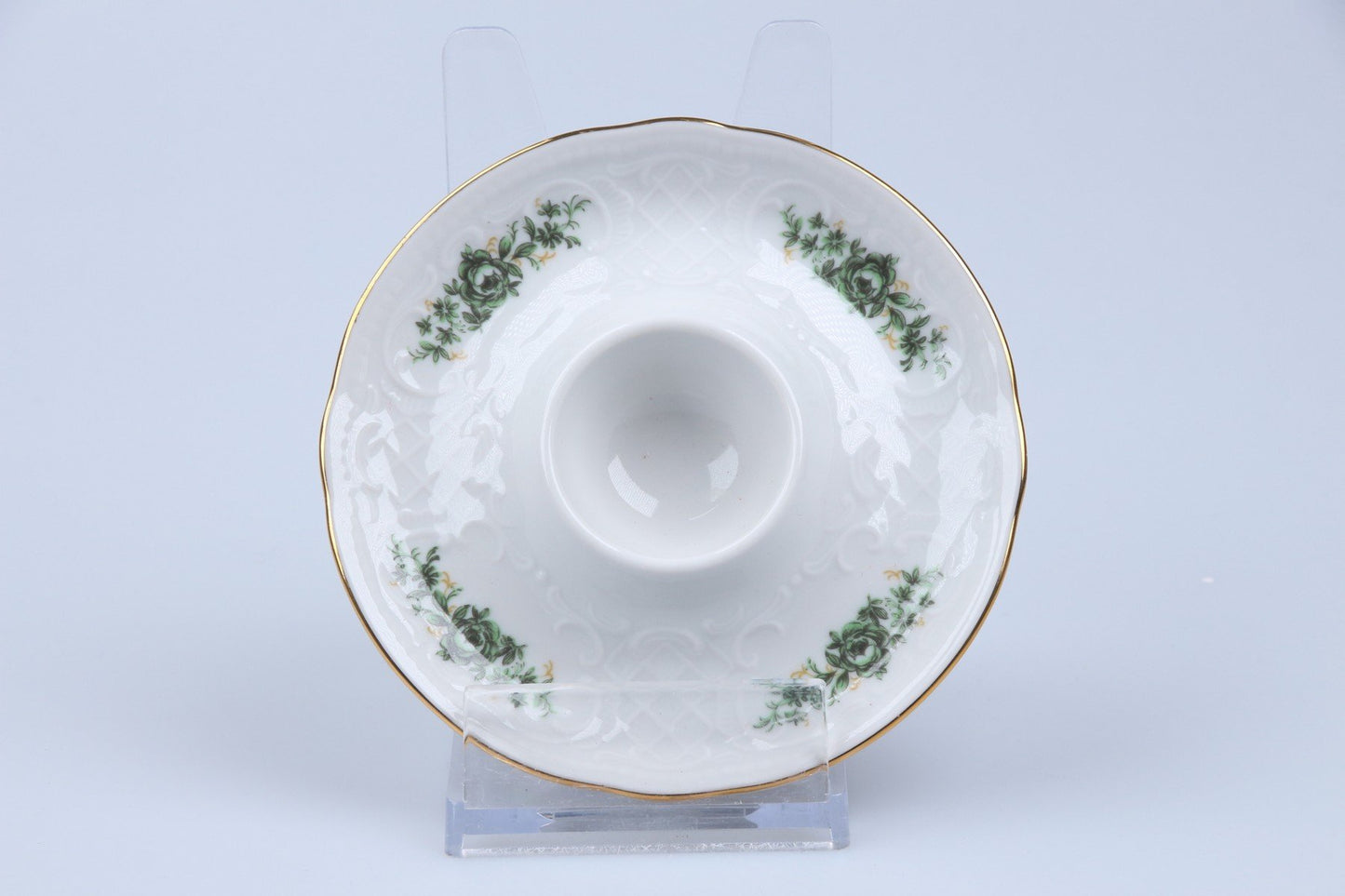 Eierbecher mit Schalenablage