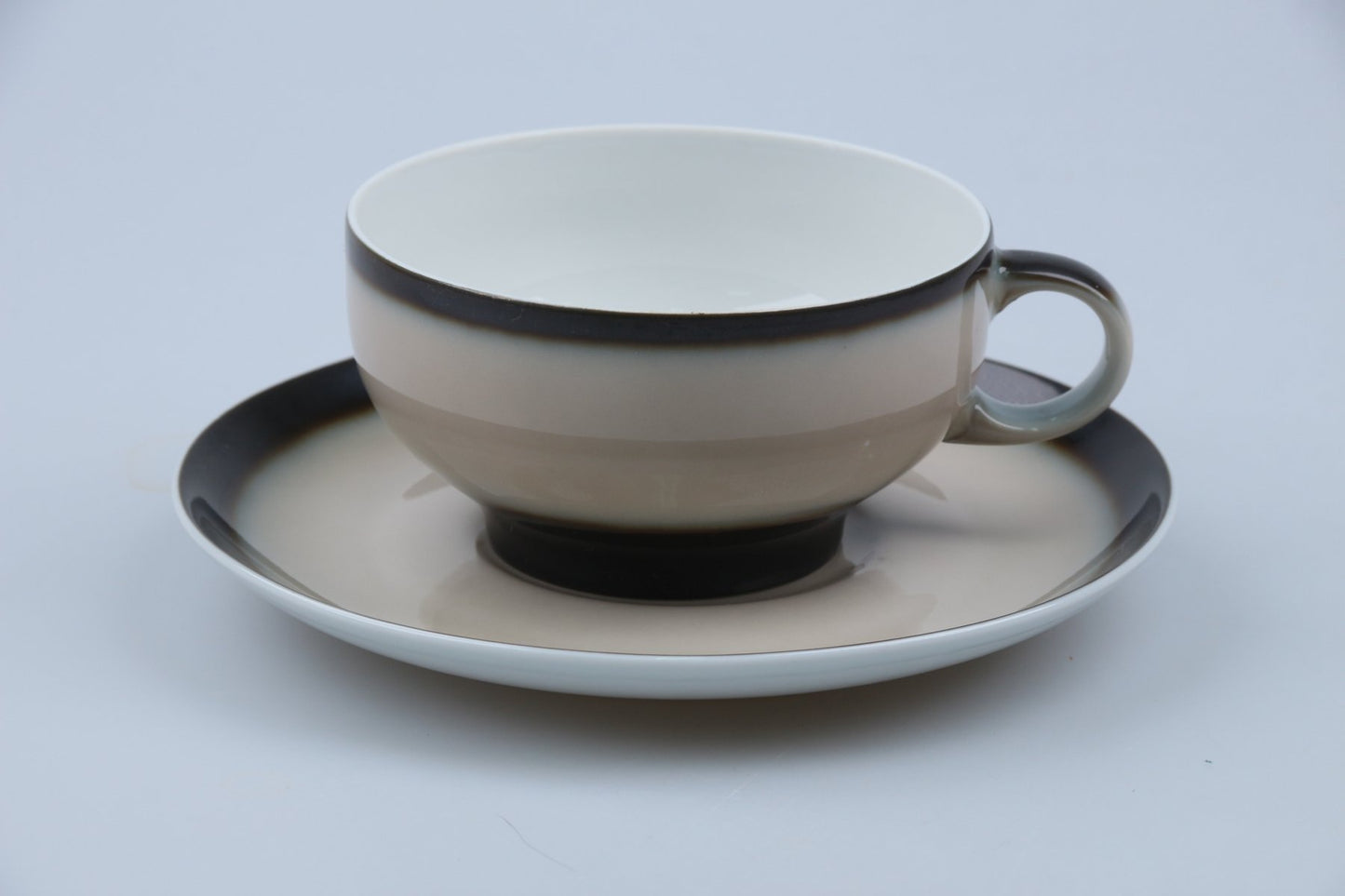 Teetasse mit Untere