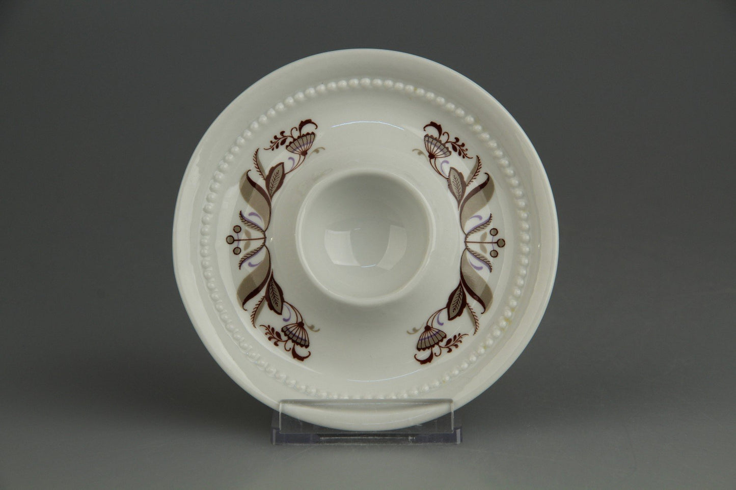 Eierbecher mit Schalenablage