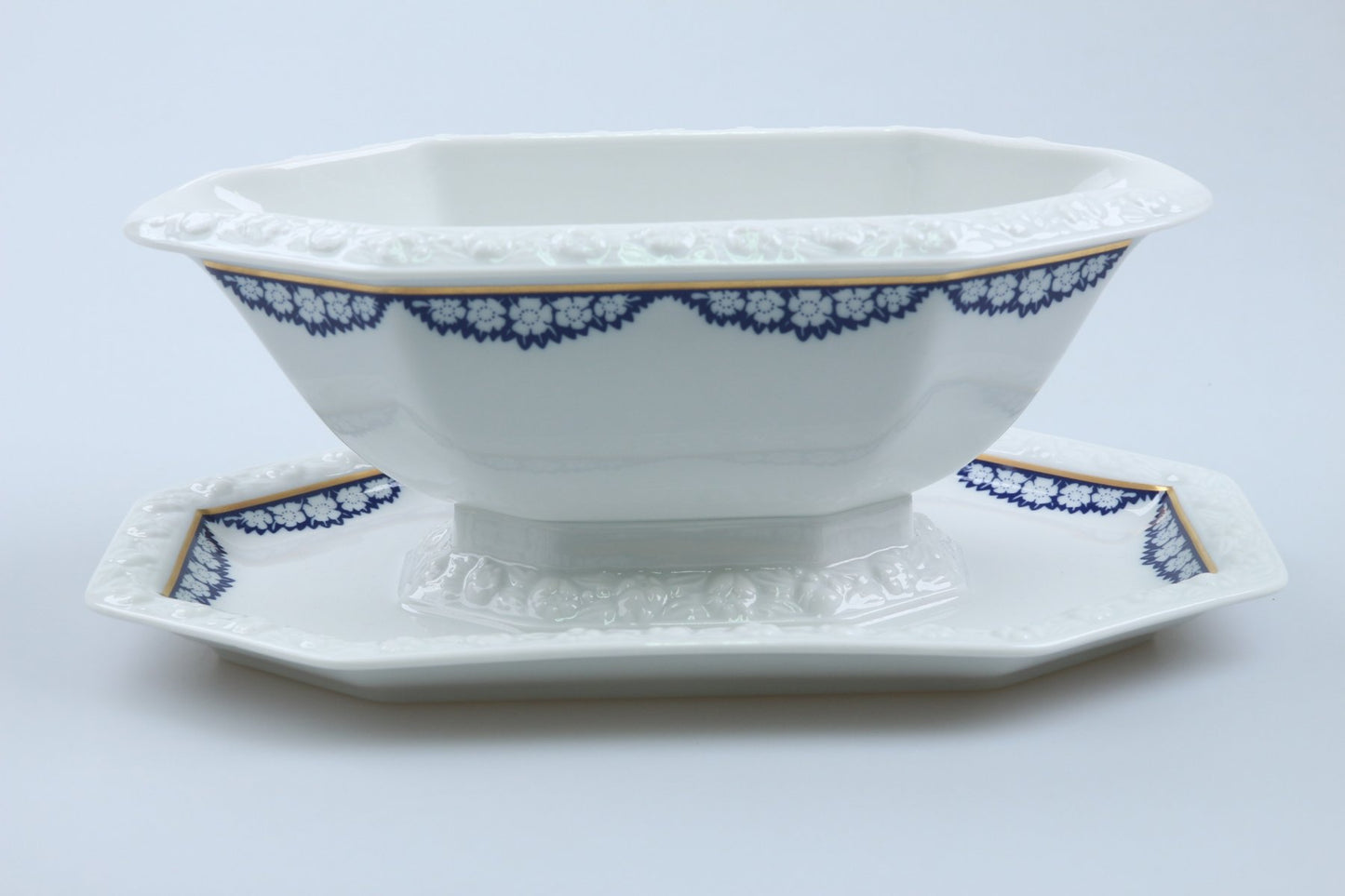 Sauciere mit Teller einteilig