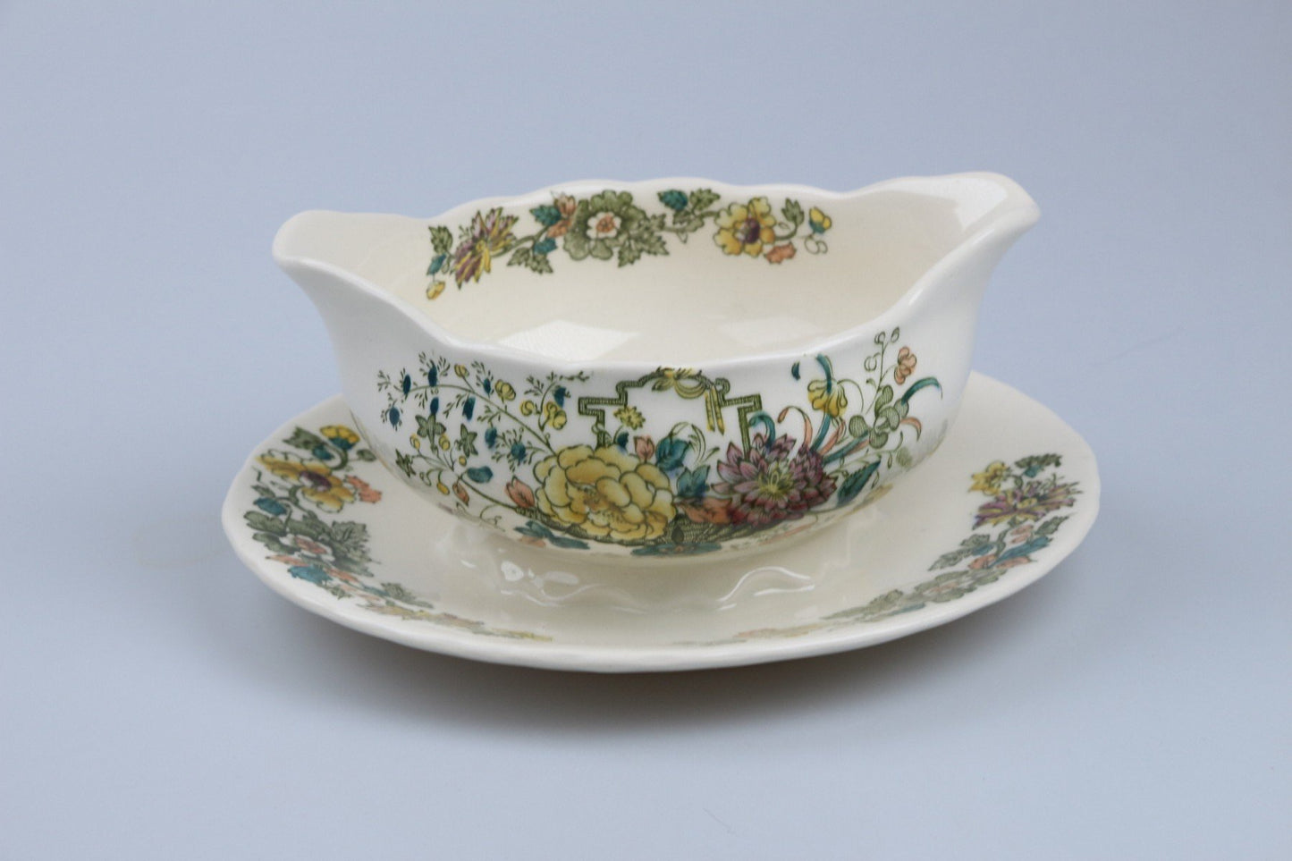 Sauciere mit Teller einteilig