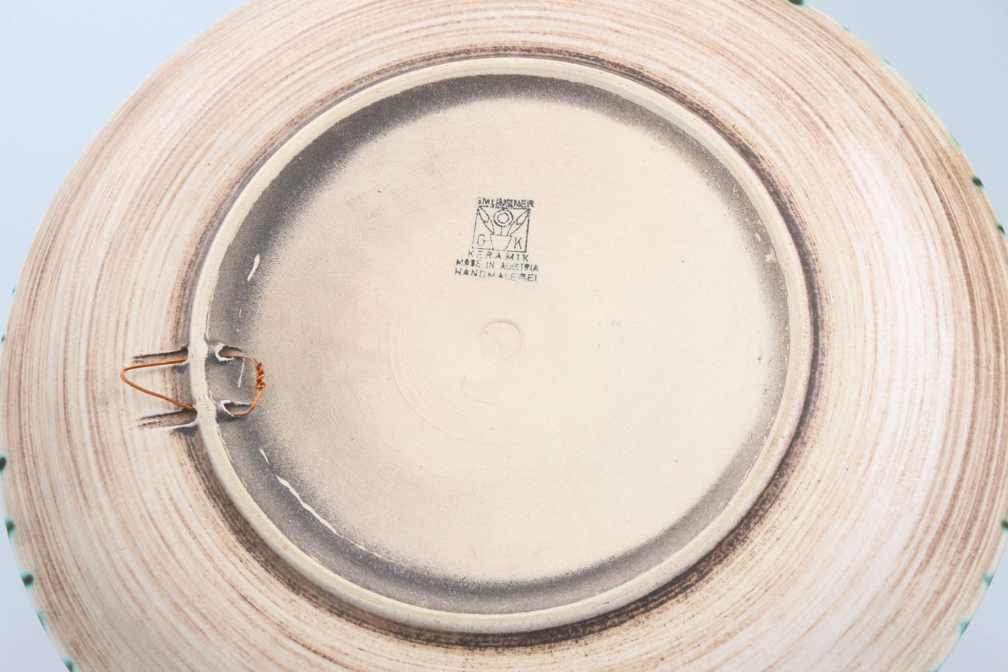 Zierteller Blumenmotiv reliefartig