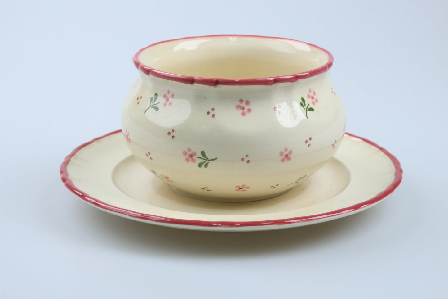 Sauciere mit Teller einteilig