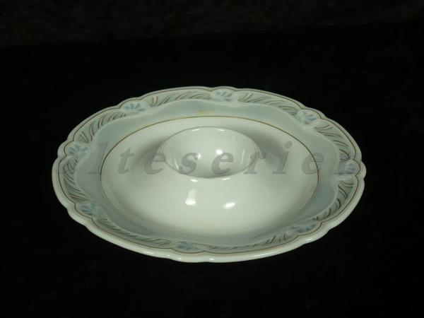 Eierbecher mit Schalenablage