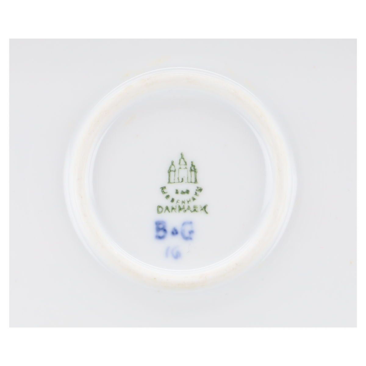 Suppenterrine mit Untersetzer