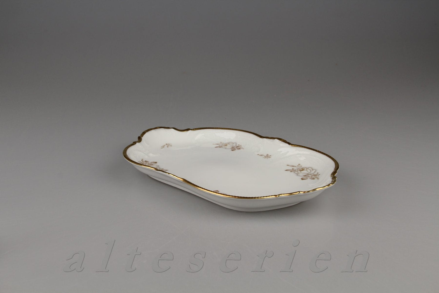 Rosenthal - Sanssouci weiß - Goldrose skizziert