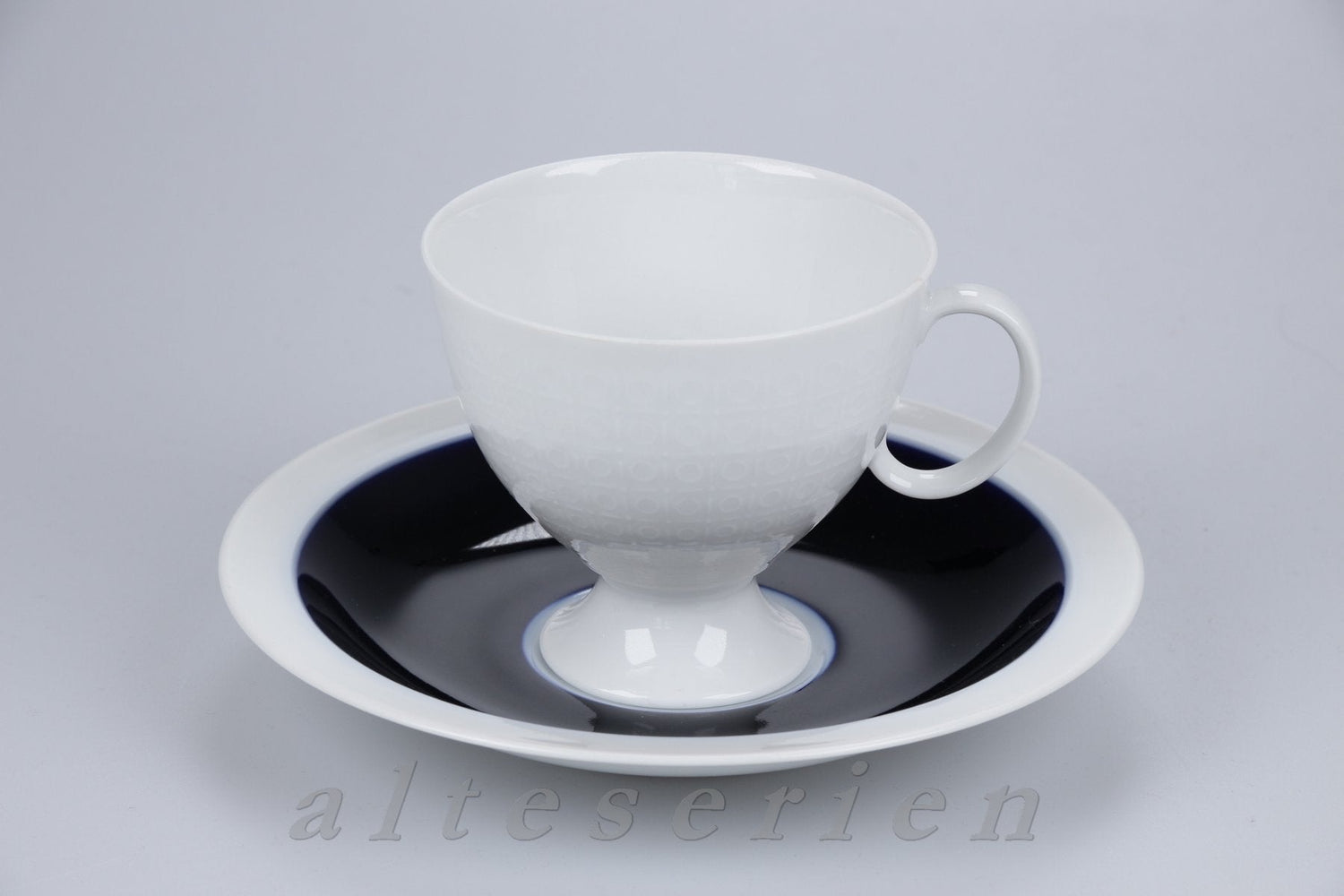 Kaiser - Form 40 Reliefdekor - blauer Fond