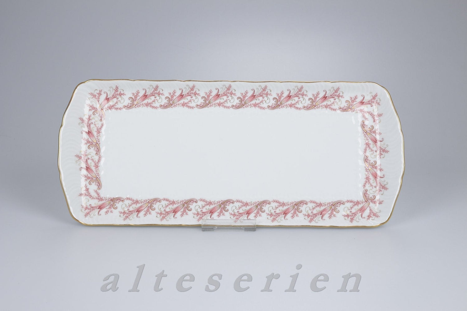 Royal Tettau - Form Venus - Rote Blumen mit Gold