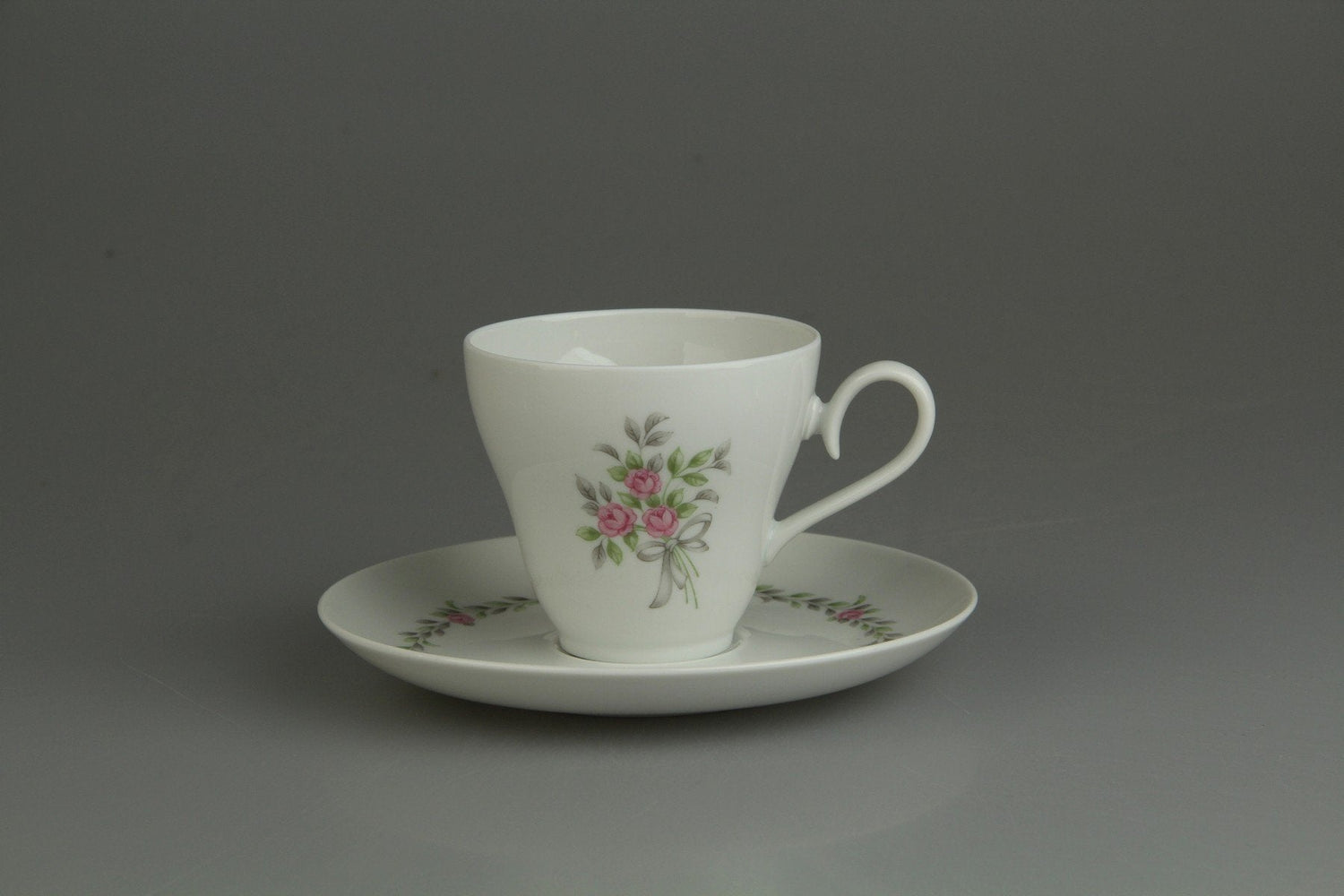 Krautheim - Rosenranke mit Schleife