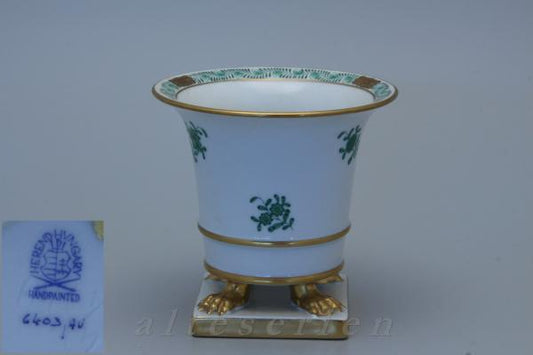 Amphore klein auf 4 Füßen Modell 6403