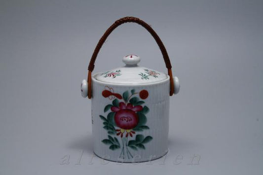 Teedose mit Basthenkel