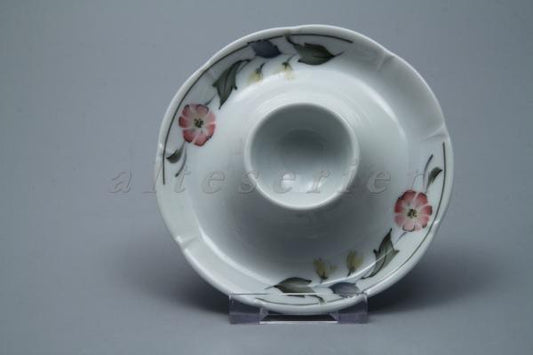 Eierbecher mit Schalenablage