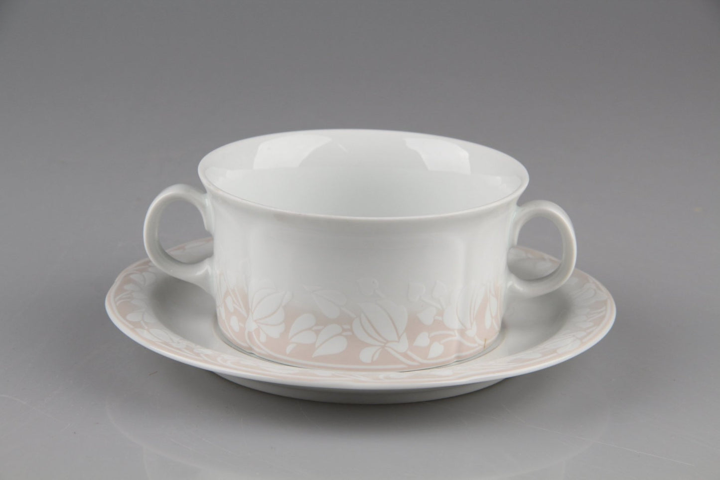Suppentasse mit Untere