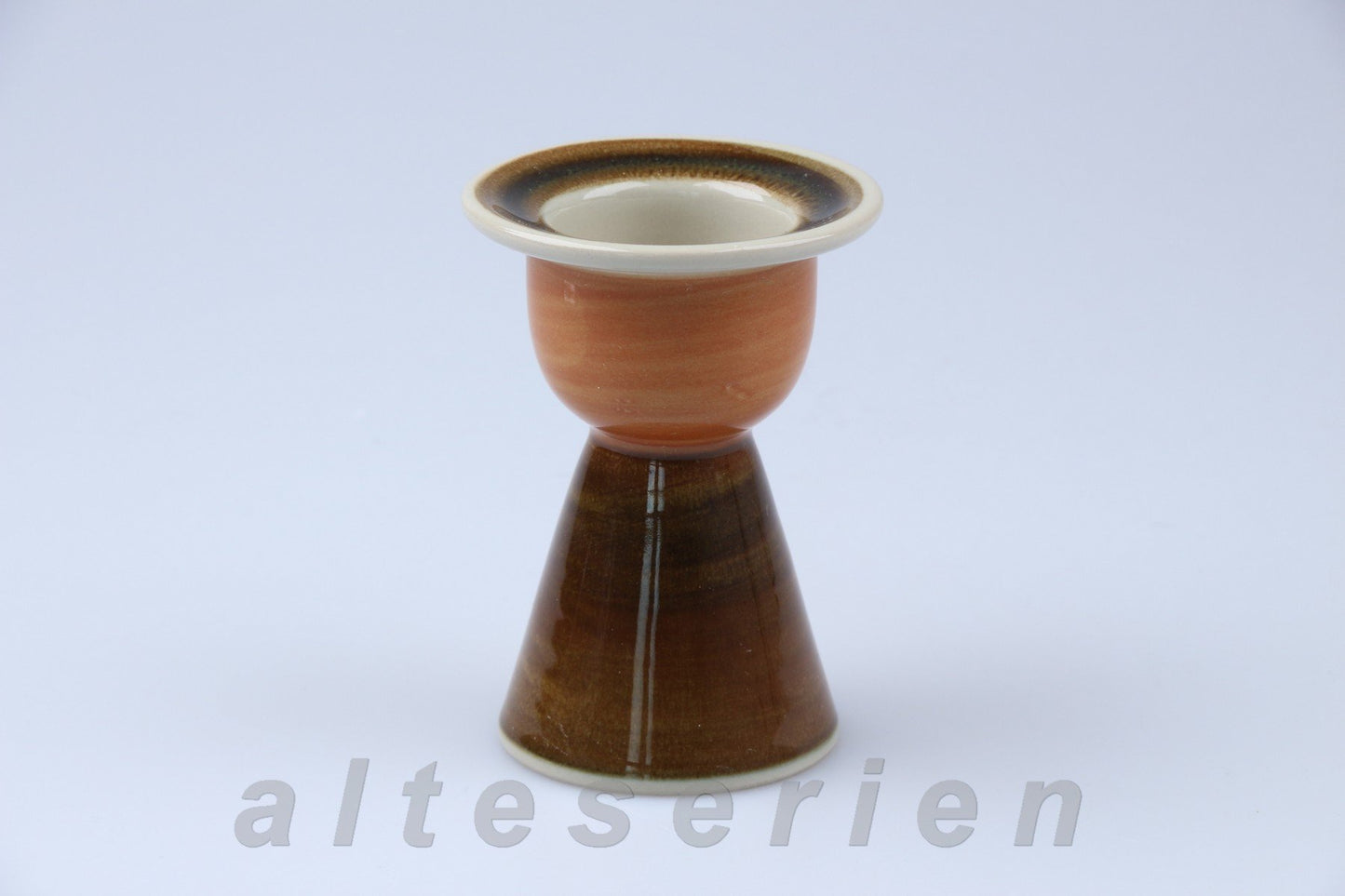 Eierbecher auf Fuß H 9,5 cm