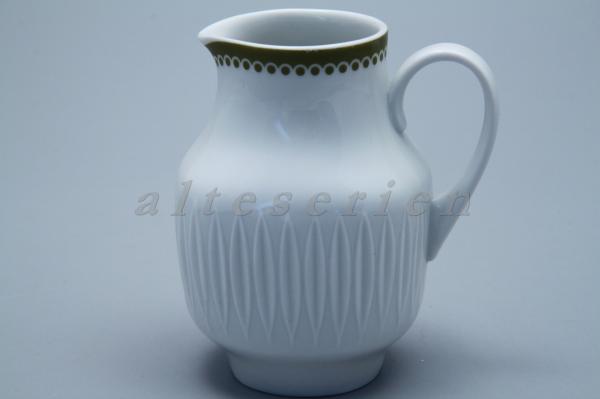 großes Milchkännchen