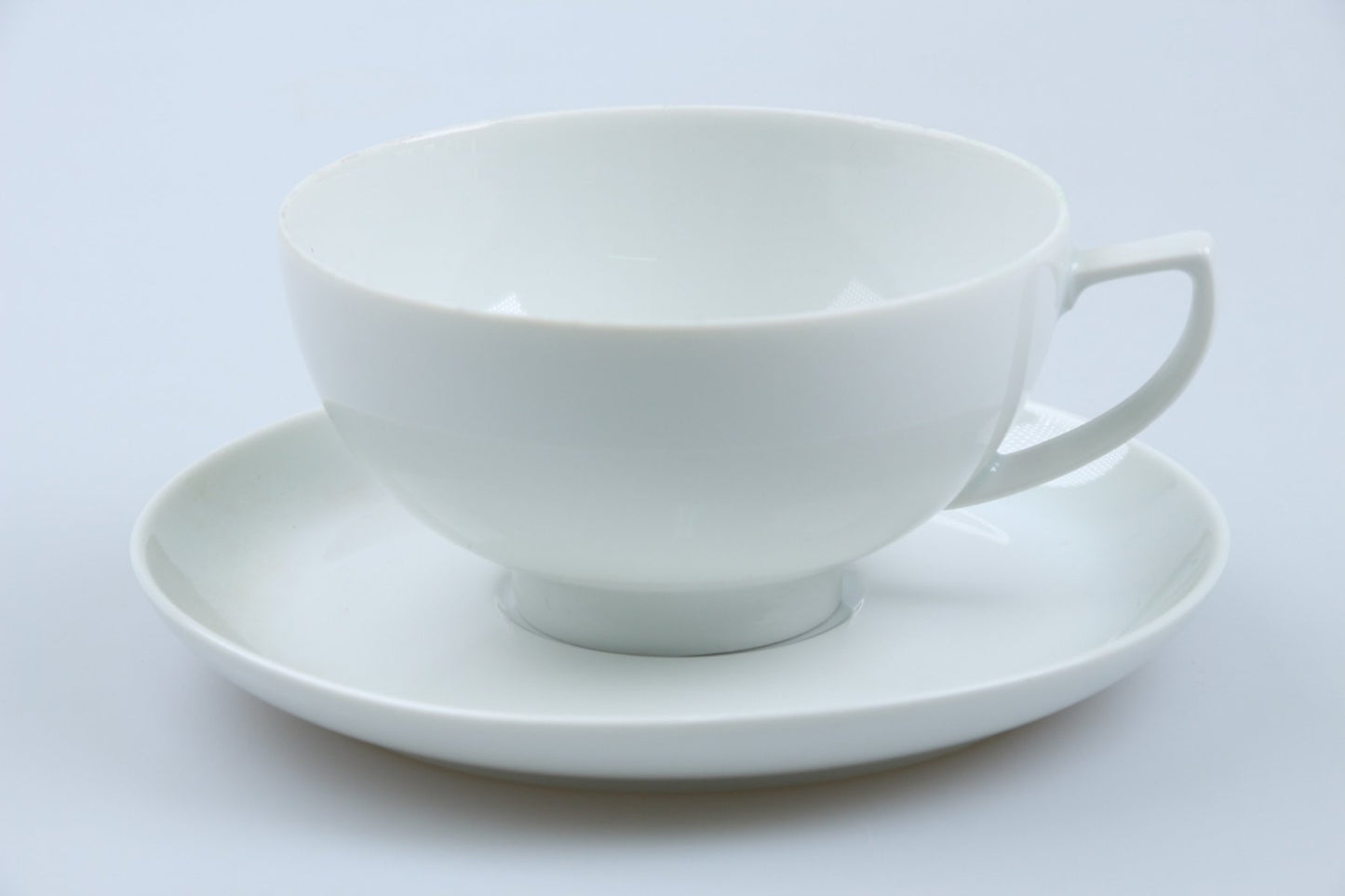 Teetasse mit Untere