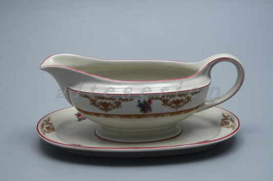 einteilige Sauciere mit Teller