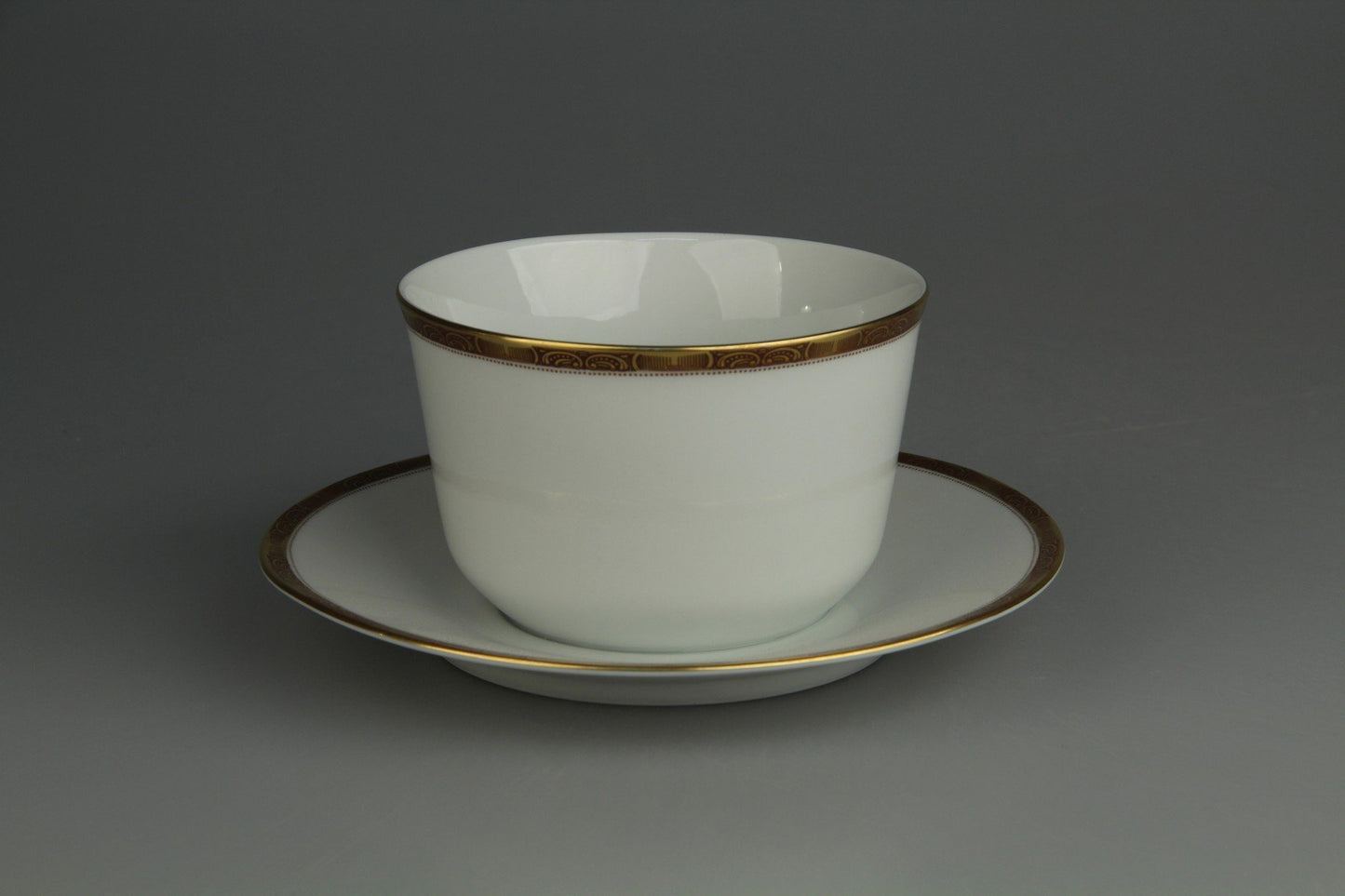 Sauciere mit Teller einteilig