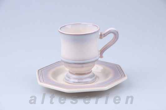 Mokkatasse auf Fuss mit Untere