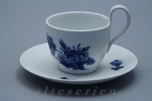 Kaffeetasse mit hohem Henkel mit Untertasse klein Modell 8193