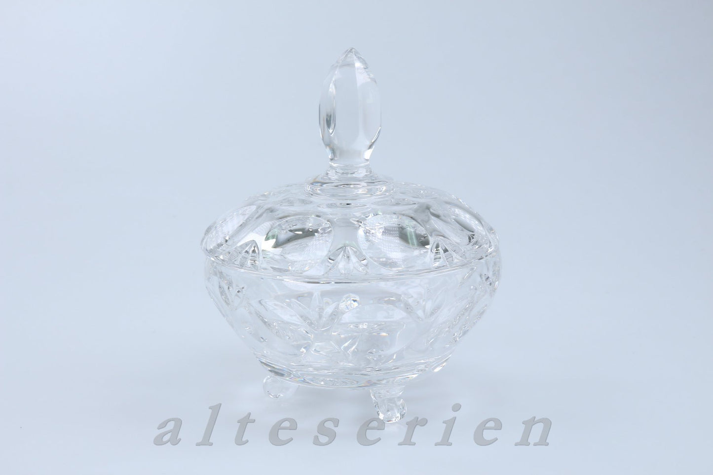 Bonbonniere auf 3 Füßen klein