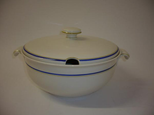 große Suppenterrine