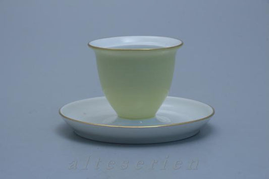 Eierbecher mit Schalenablage