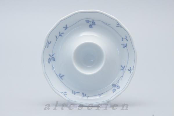 Eierbecher mit Schalenablage