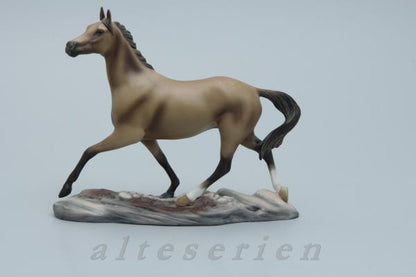 THE GREAT HORSES OF THE WORLD Akhal-Teke