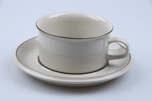 Teetasse mit Untere