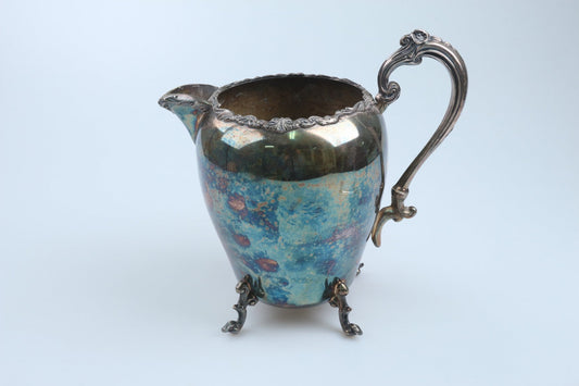 große Zierkanne bzw. Krug