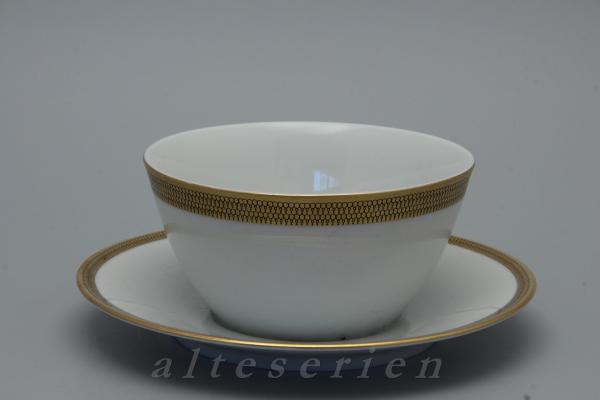 einteilige Sauciere mit Teller