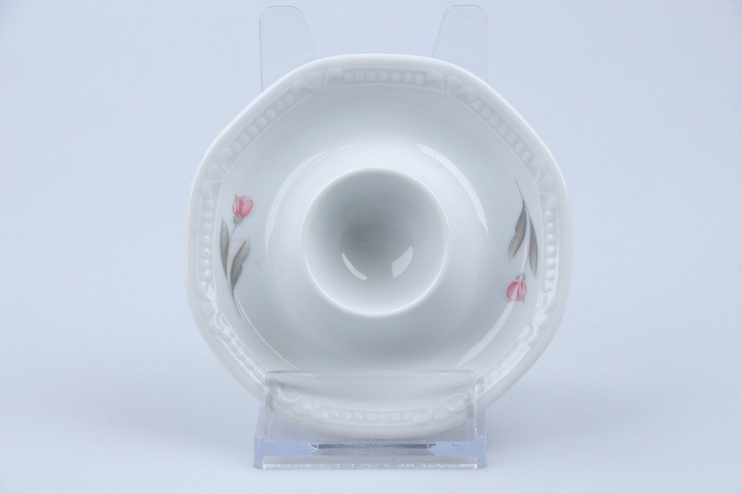 Eierbecher mit Schalenablage