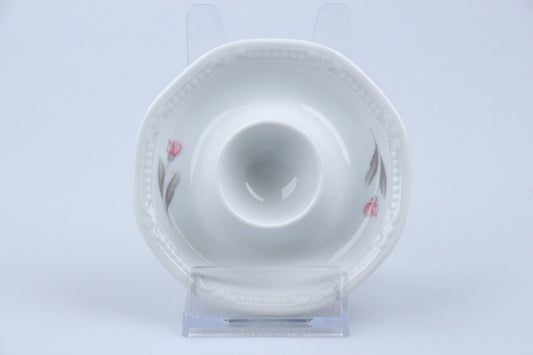 Eierbecher mit Schalenablage