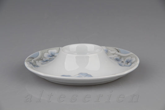 Eierbecher mit Schalenablage