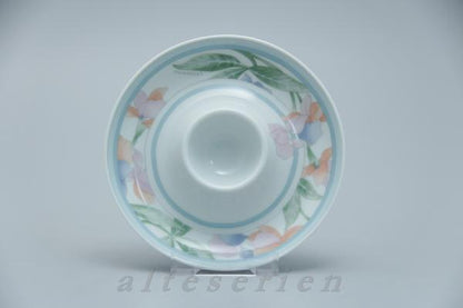 Eierbecher mit Schalenablage