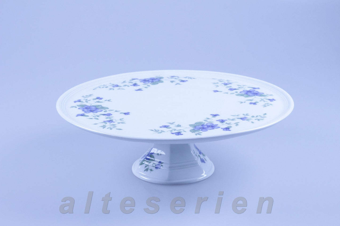 Tortenplatte auf Fuß