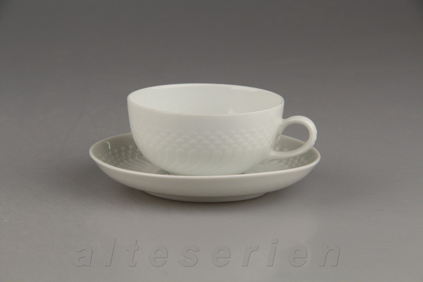 Teetasse mit Untere klein