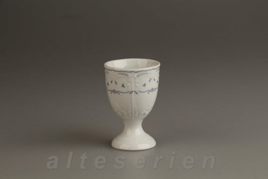 Eierbecher auf Fuß