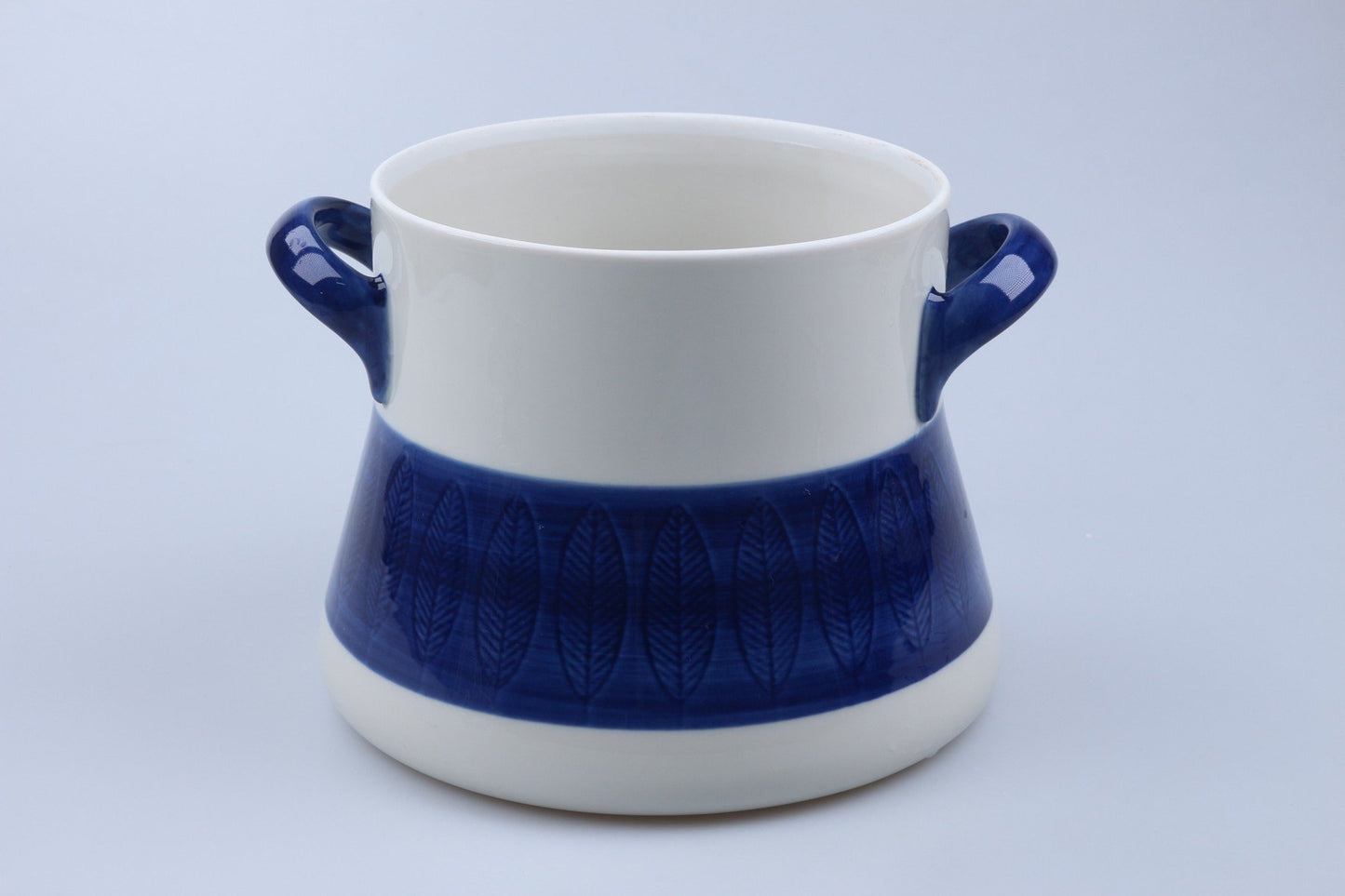 Suppenterrine ohne Deckel