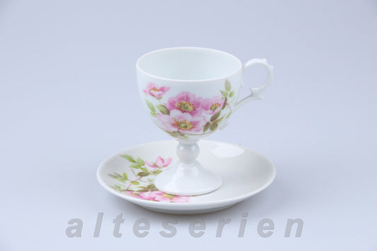 Mokkatasse mit Untere auf Fuß