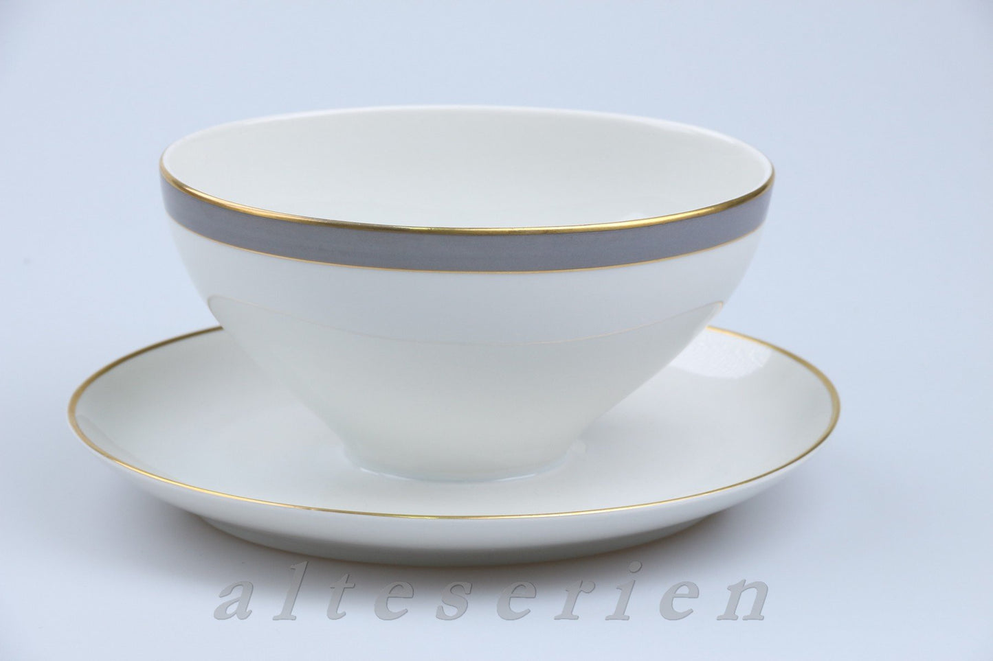 Sauciere mit Teller einteilig