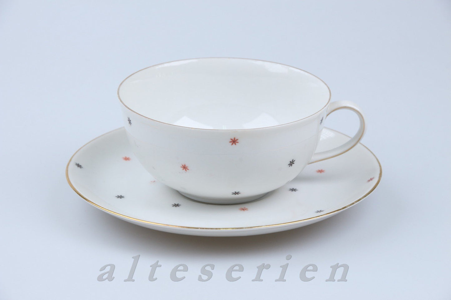 Teetasse mit Untere