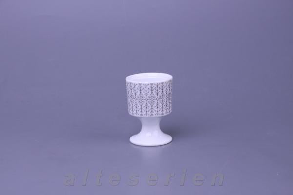 Eierbecher auf Fuß