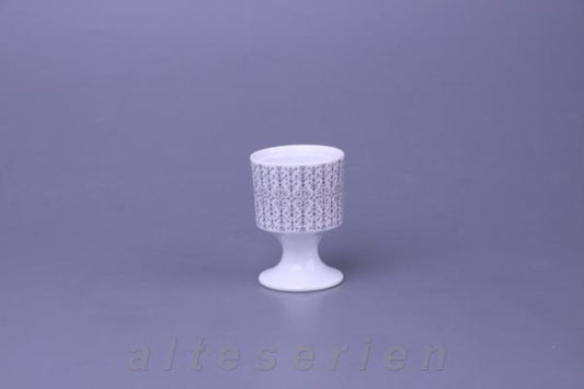 Eierbecher auf Fuß