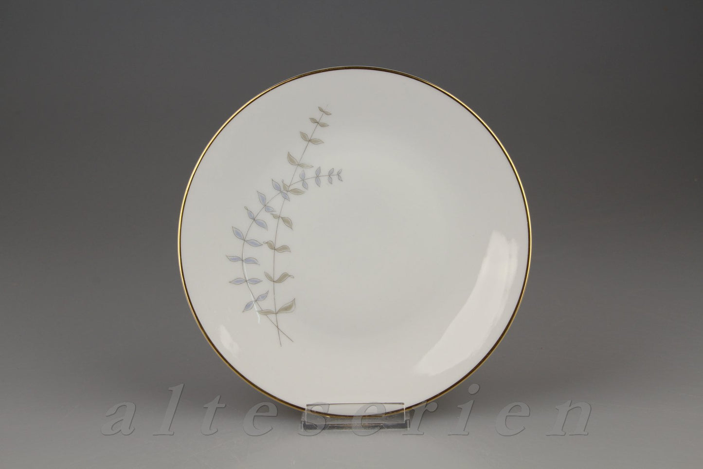 Kuchenteller mit Goldrand