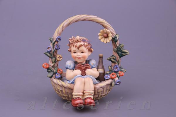 Mädchen im Geschenkkorb Modell 618