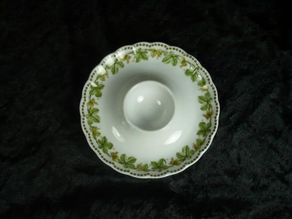 Eierbecher mit Schalenablage