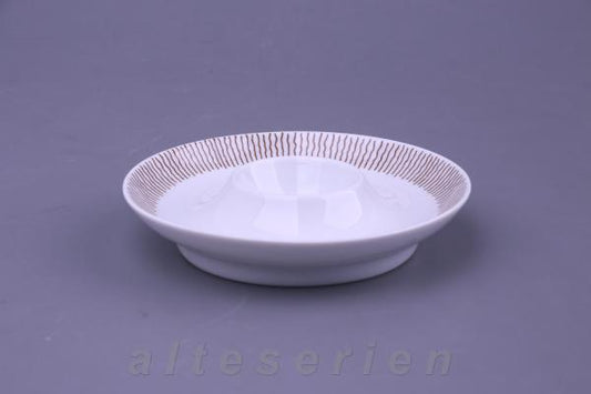 Eierbecher mit Schalenablage